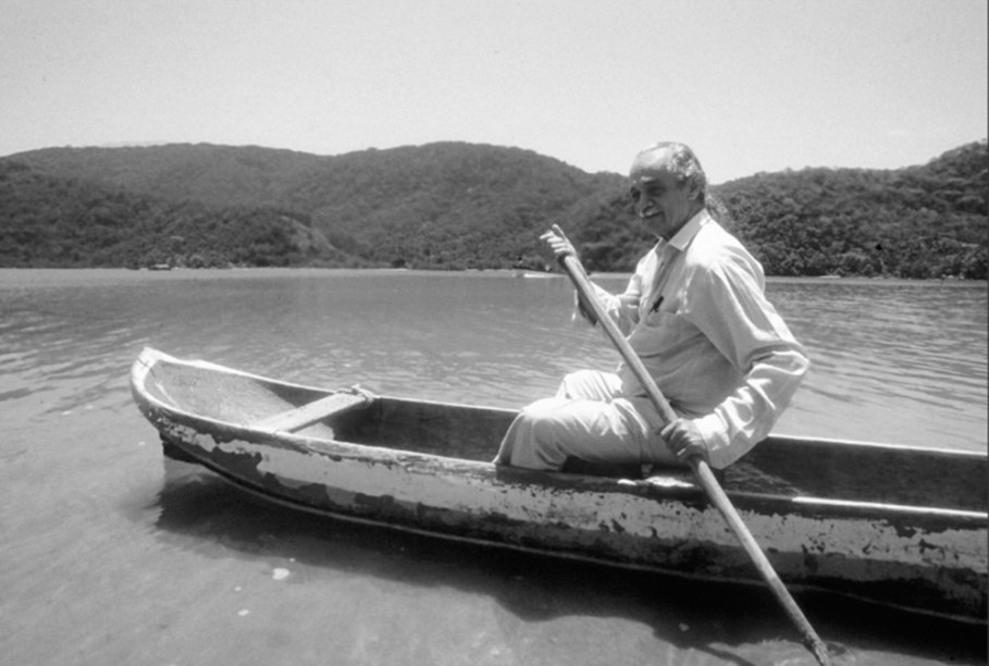 Paisagista, maquetista, escultor, designer e arquiteto, José Zanine Caldas é um dos maiores nomes da arquitetura e do desgin brasileiro. Autodidata, o baiano de Belmonte se opôs ao modernismo e ao concreto predominante e fez da madeira sua matéria-prima preferida.