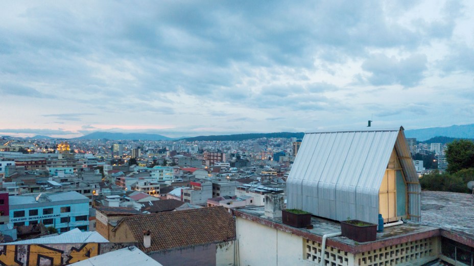 Vencedor da categoria Pequena Escala e Instalações, a Casa Parasita é do El Sindicato Arquitectura.