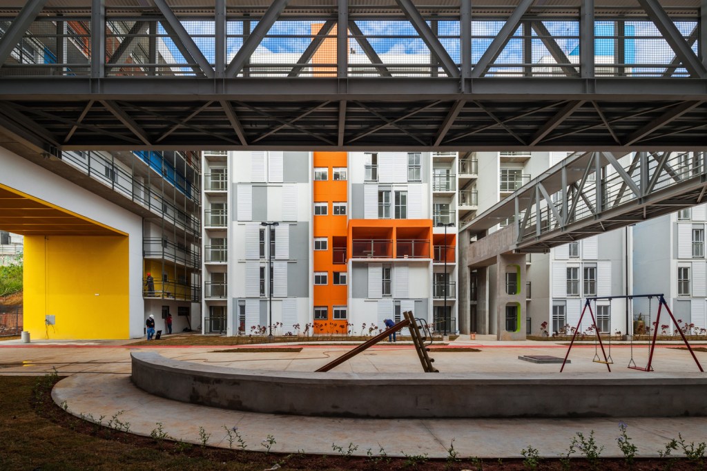 arquitetura prédio construção habitação são paulo heliópolis projeto