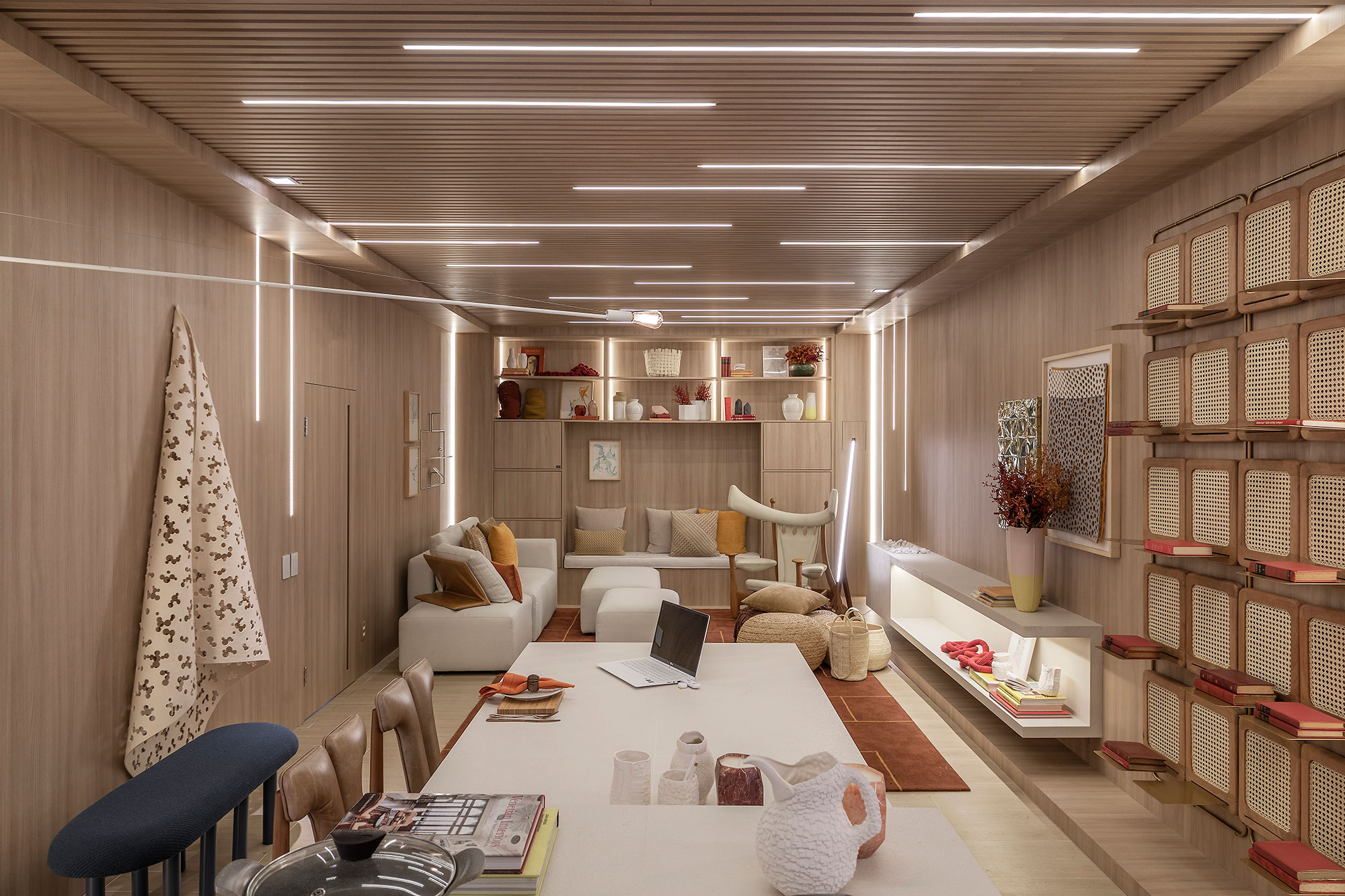 forro de madeira ilumina&ccedil;&atilde;o barbara jalles casacor sao paulo 2019