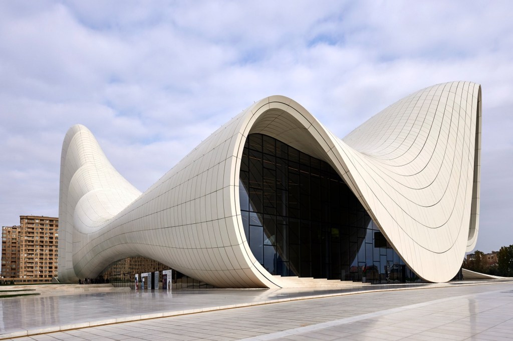 zaha hadid; projetos; arquitetura; concreto; aço;