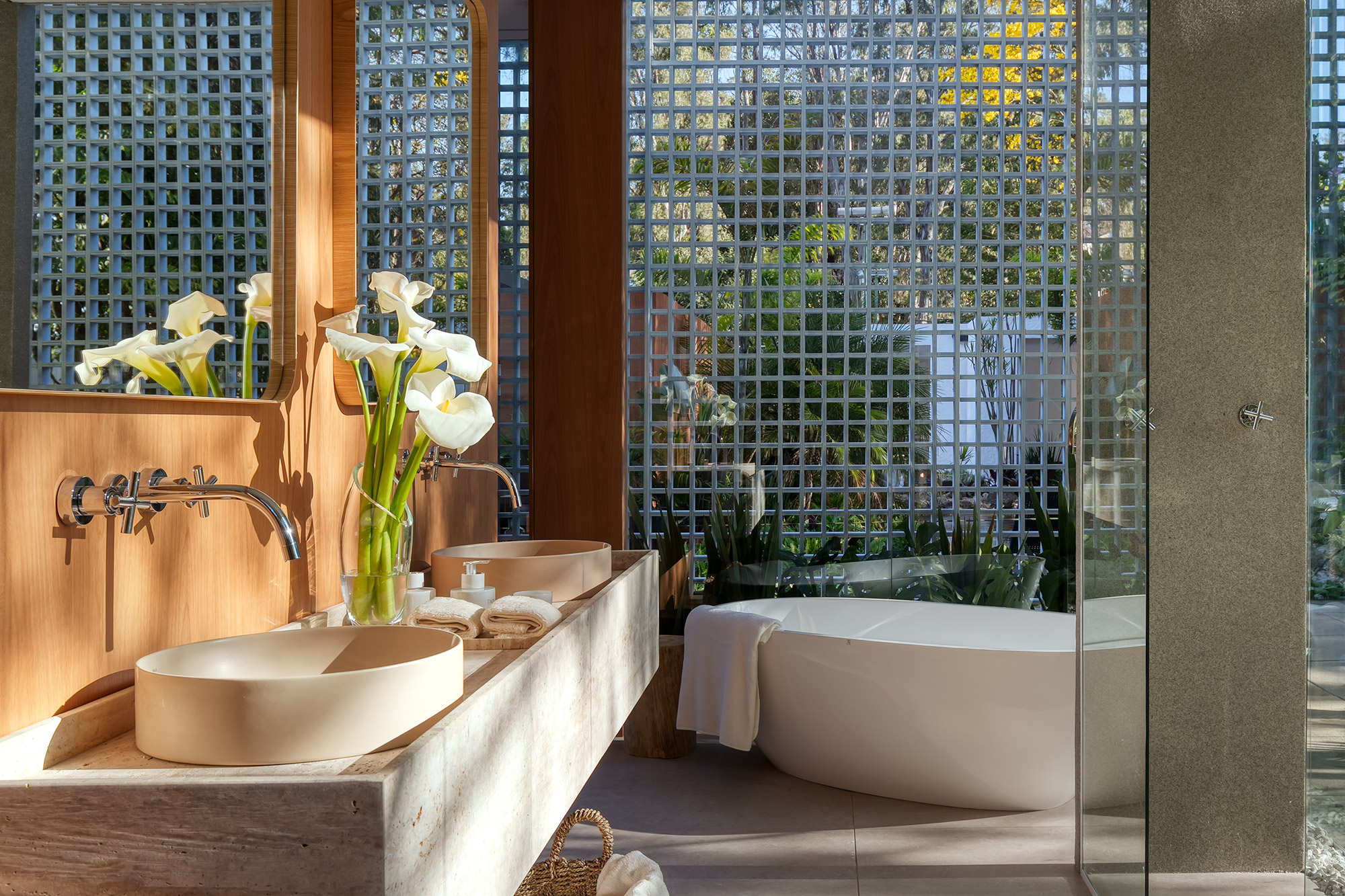 Su&iacute;te Lite Igor Zanon CASACOR Minas Gerais 2021 quarto MDF brises jardim madeira decora&ccedil;&atilde;o