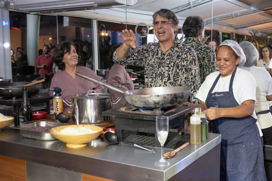 Momento de preparação do risoto por Olivier Anquier.