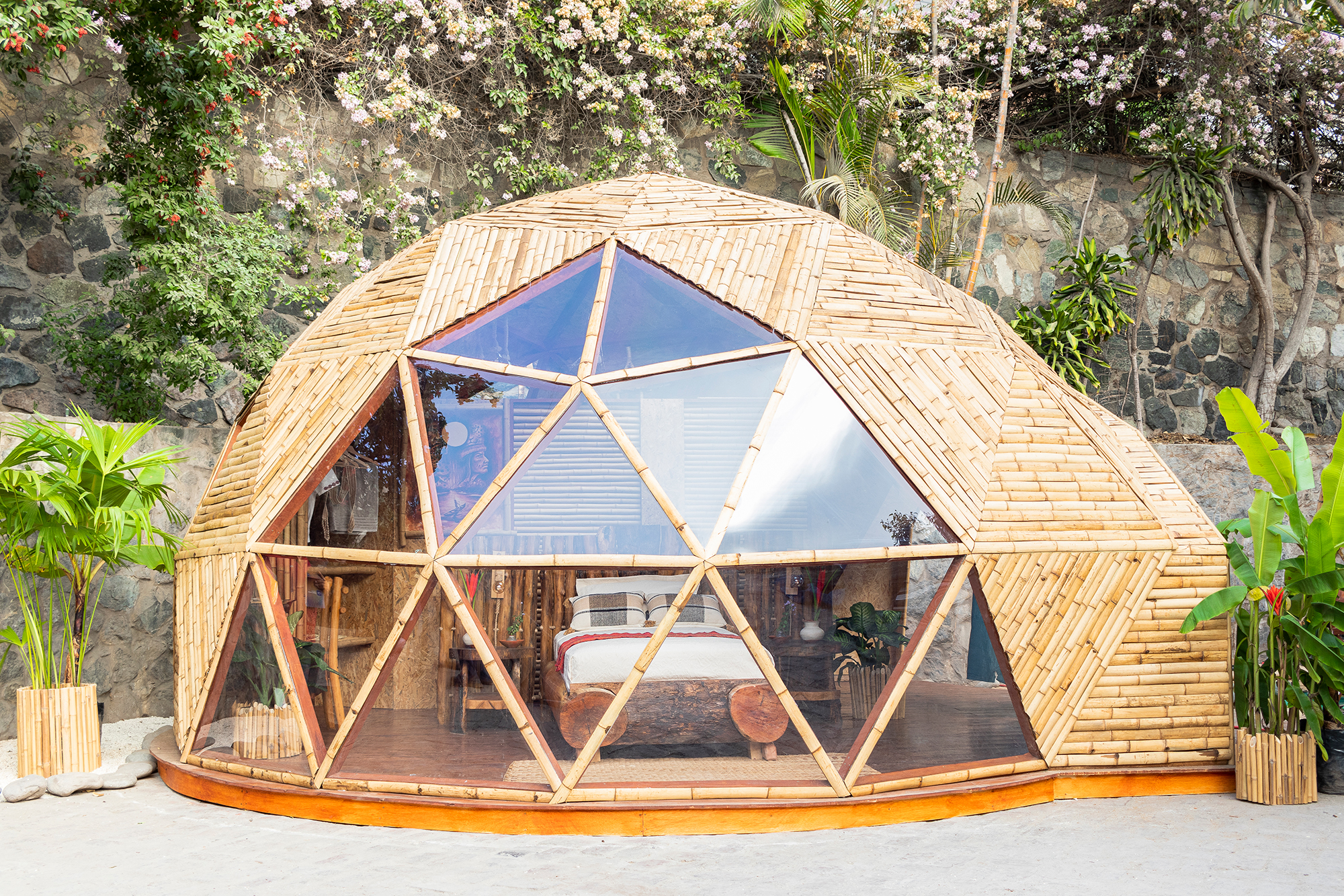 Iv&aacute;n Segura, Llaneth Flores e Nathaly Ch&aacute;vez - Casa Samay. Projeto da CASACOR Peru 2023.