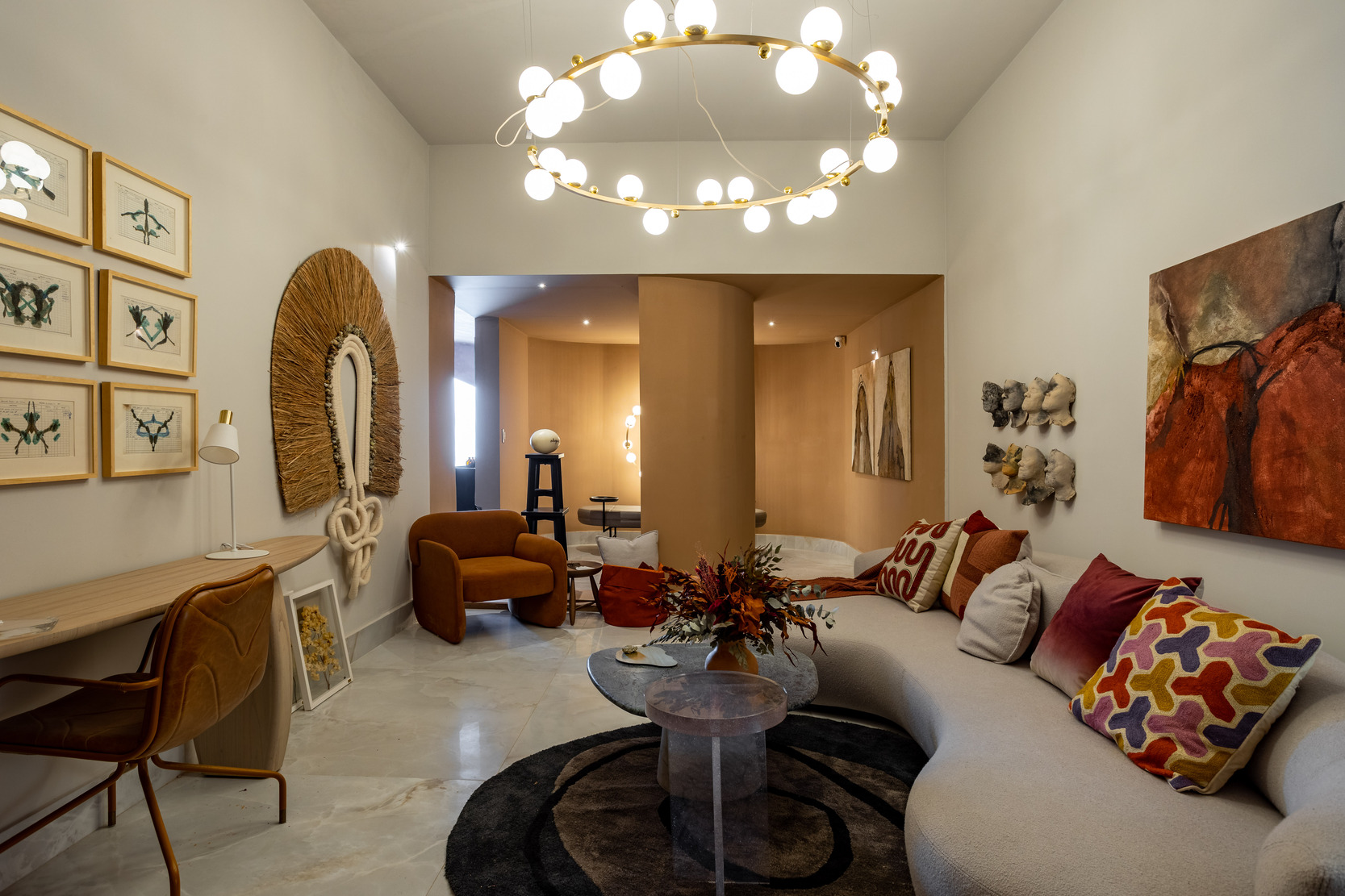 Camilla Furtado - Living da Colecionadora. Projeto da CASACOR Para&iacute;ba 2023.